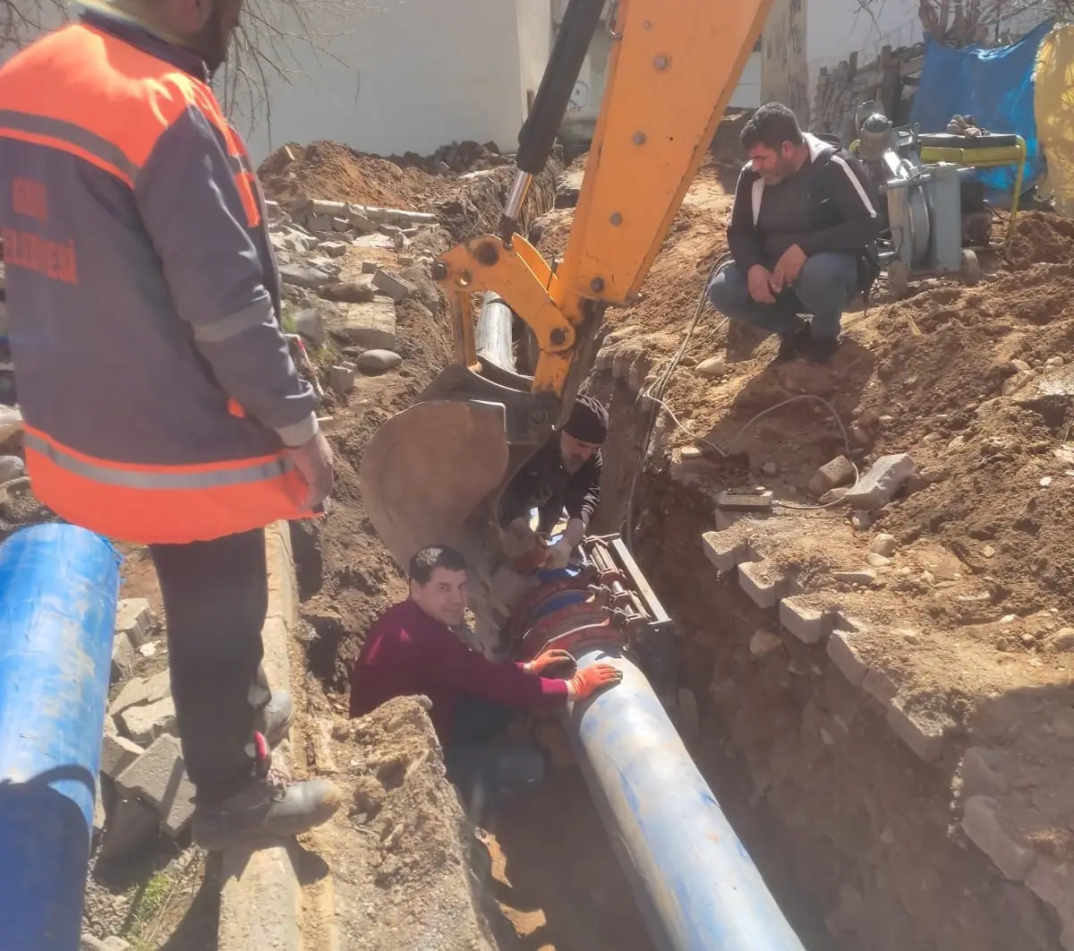 Genç Belediyesi İçmesuyu Terfi ve Şebeke Hattı Tadilatı Yapım İşi projesi saha fotoğrafı (1/6)