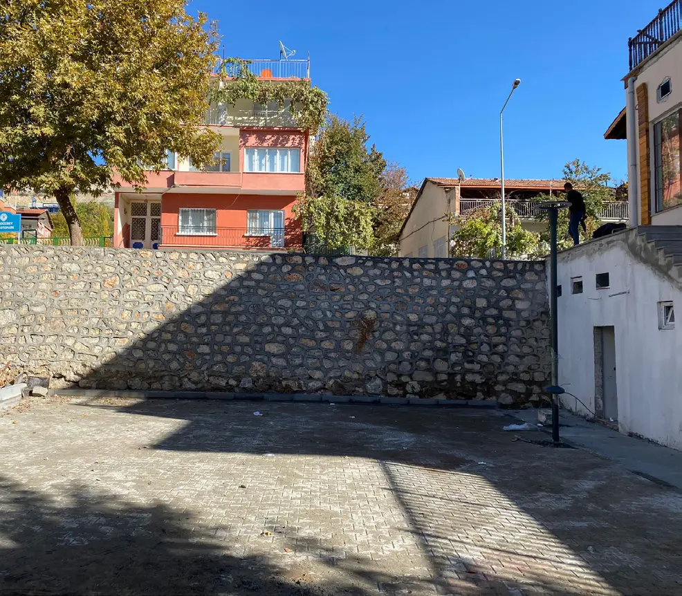 Malatya Yeşilyurt Belediyesi Gündüzbey Mahallesi Sosyal Tesisleri Çevre Düzenleme, Peyzaj ve Elektrik Aydınlatma İşi projesi saha fotoğrafı (3/6)
