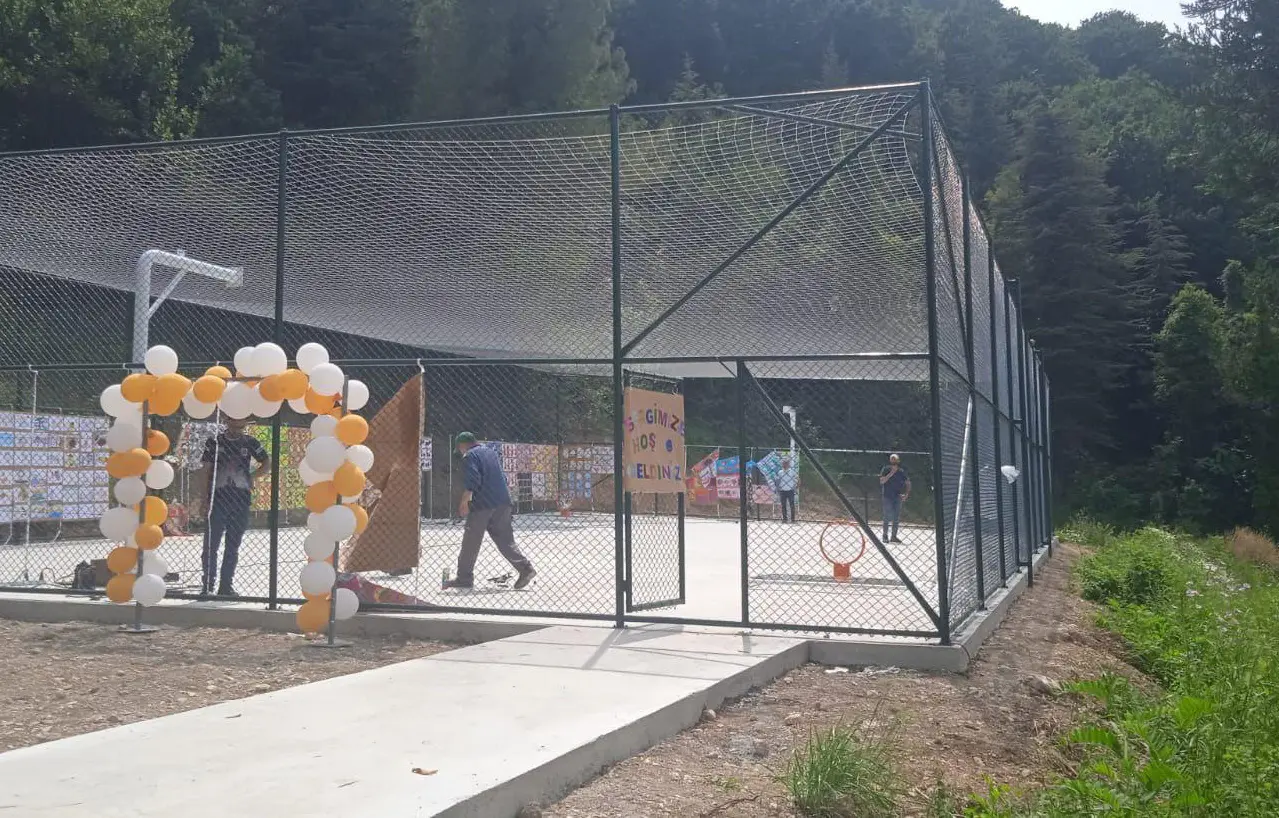 Yalova Belediyesi Park ve Bahçeler Birimi Halı Saha & Basketbol Sahası İşleri projesi saha fotoğrafı (4/6)