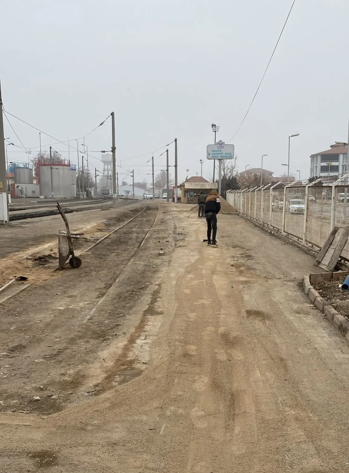 Malatya Gar Sahası Loko Bakım Atölye Müdürlüğü Enerji Hattı Çekilmesi projesi saha fotoğrafı (4/4)