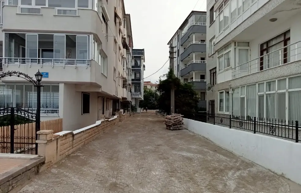 Yalova Çınarcık Belediyesi Kilitli Parke Taş, Bordür ve Oluk Döşenmesi İşi projesi saha fotoğrafı (5/6)