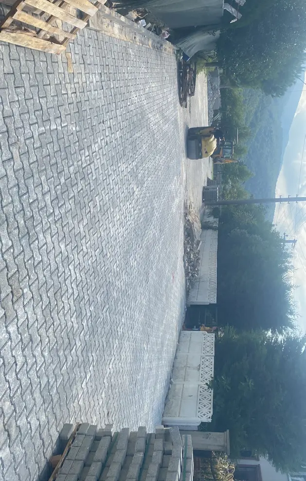 Yalova Çınarcık Belediyesi Kilitli Parke Taş, Bordür ve Oluk Döşenmesi İşi projesi saha fotoğrafı (6/6)