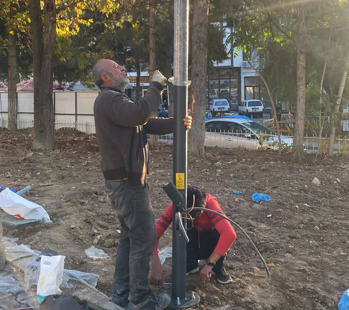 Malatya Yeşilyurt Belediyesi Gündüzbey Mahallesi Sosyal Tesisleri Çevre Düzenleme, Peyzaj ve Elektrik Aydınlatma İşi projesi saha fotoğrafı (6/6)